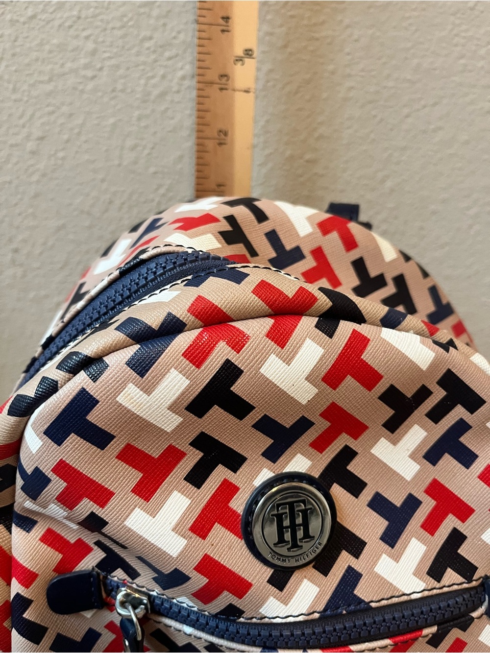 Tommy Hilfiger Beige Backpack with Red, Navy & Cream Logo Pattern - Picture 8 of 8